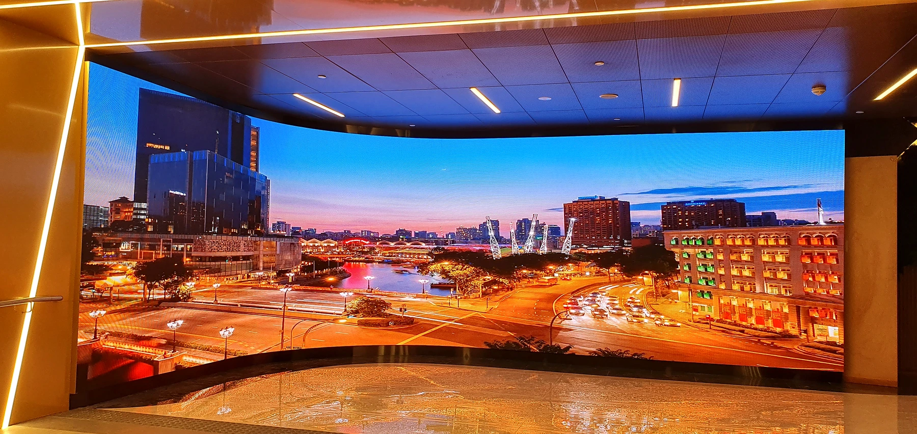 ESR BizPark @ Changi — Curved LED Display