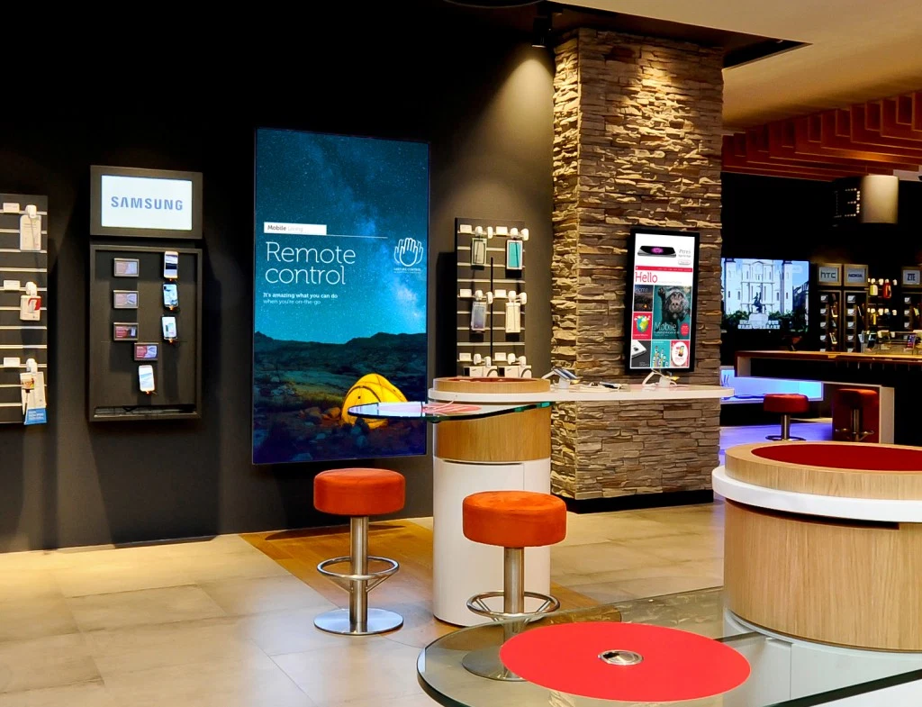 Singtel Shop at Causeway Point